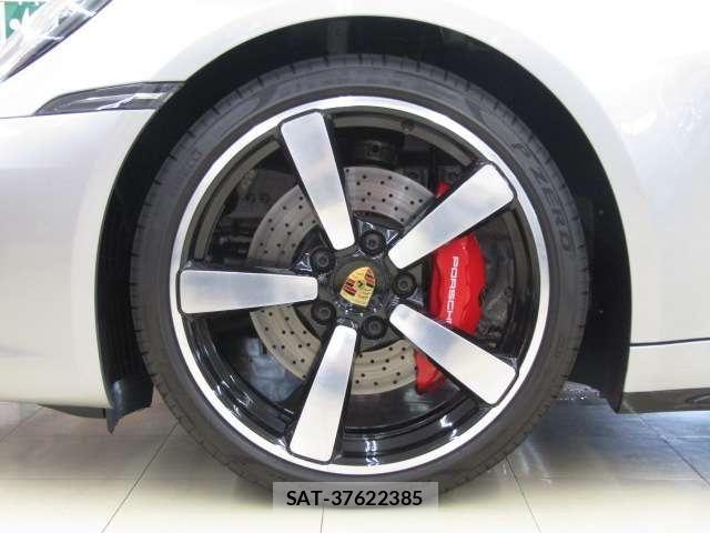 Porsche 911 2025-01 8414372-25