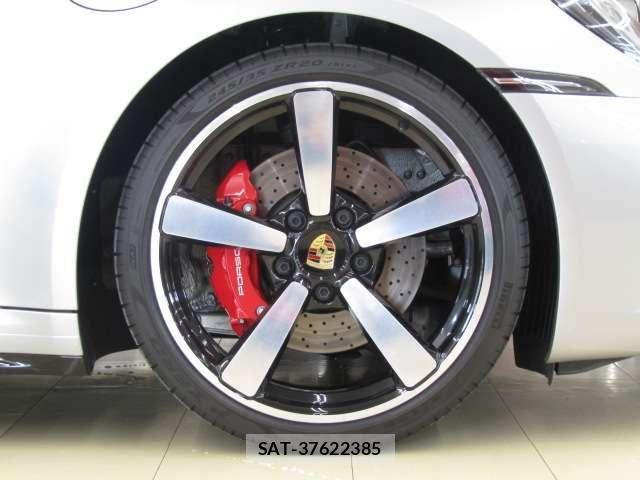 Porsche 911 2025-01 8414372-26