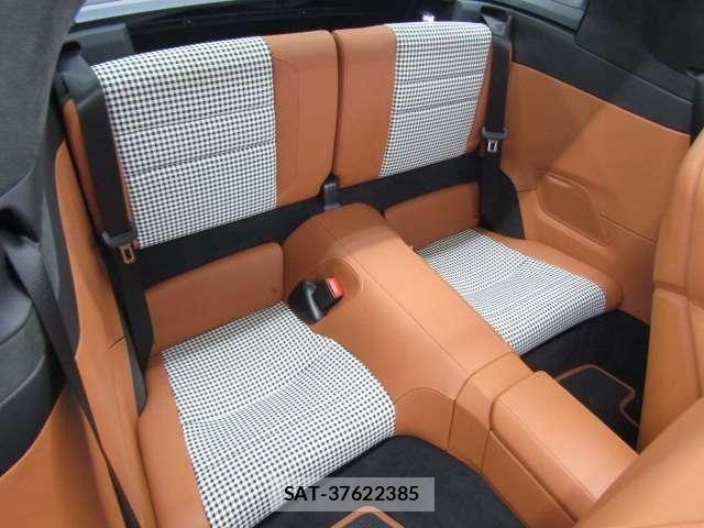 Porsche 911 2025-01 8414372-4
