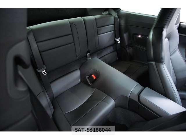 Porsche 911 2025-09 8414373-9