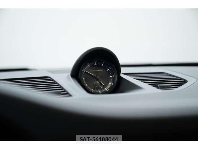 Porsche 911 2025-09 8414373-13