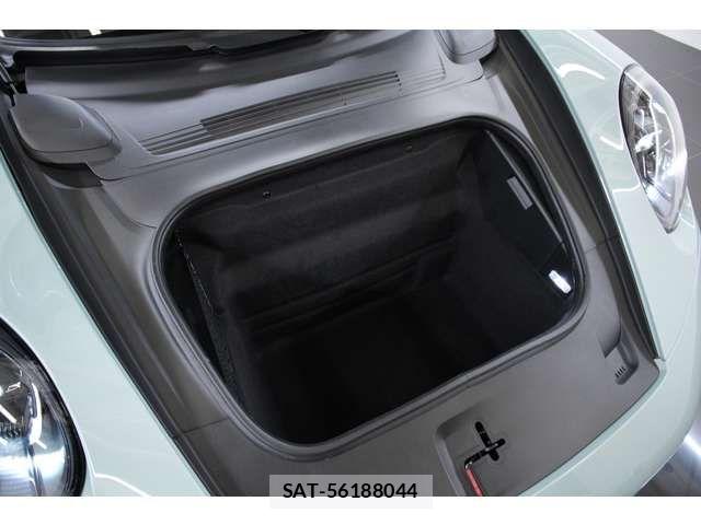 Porsche 911 2025-09 8414373-3