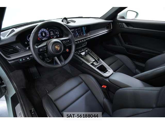Porsche 911 2025-09 8414373-8