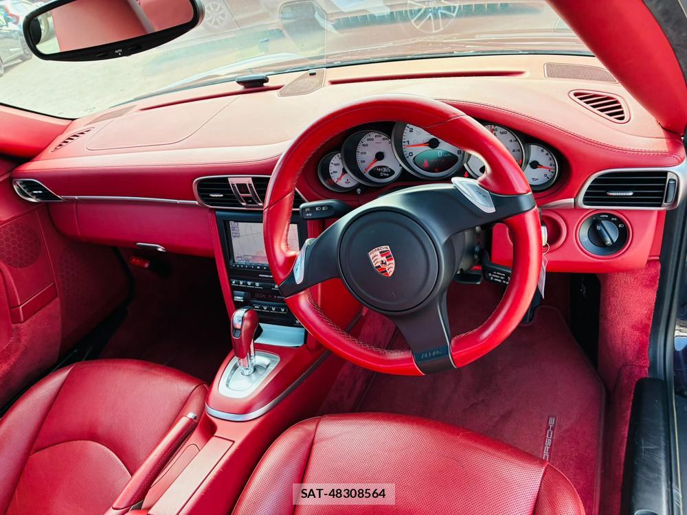 Porsche 911 2011-02 8368104-10