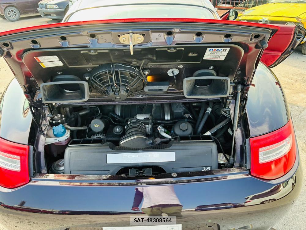 Porsche 911 2011-02 8368104-31
