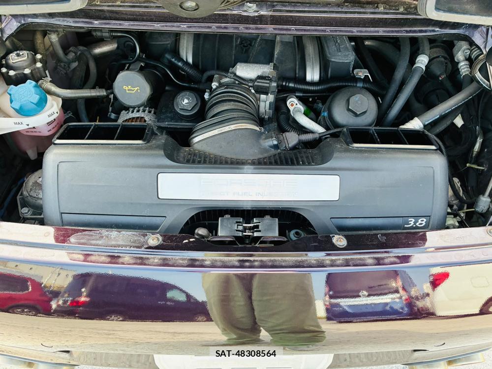 Porsche 911 2011-02 8368104-32