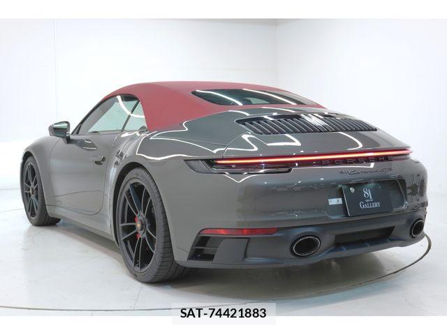 Porsche 911 2024-02 8526573-12