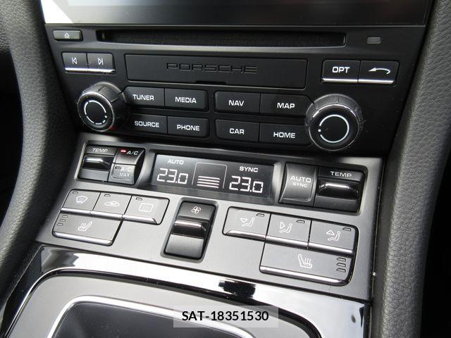 Porsche 911 2018-10 8628369-20