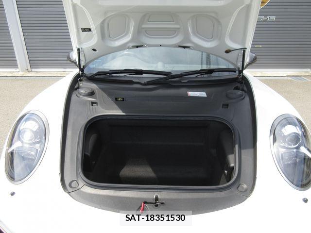 Porsche 911 2018-10 8628369-28