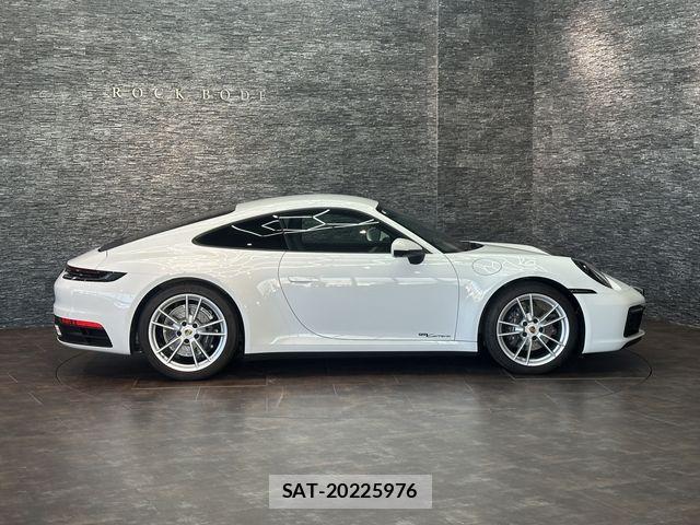 Porsche 911 2024-07 8660966-24