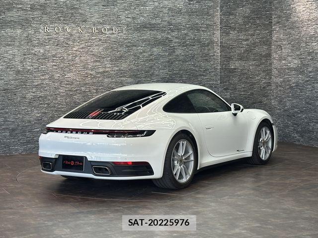 Porsche 911 2024-07 8660966-2