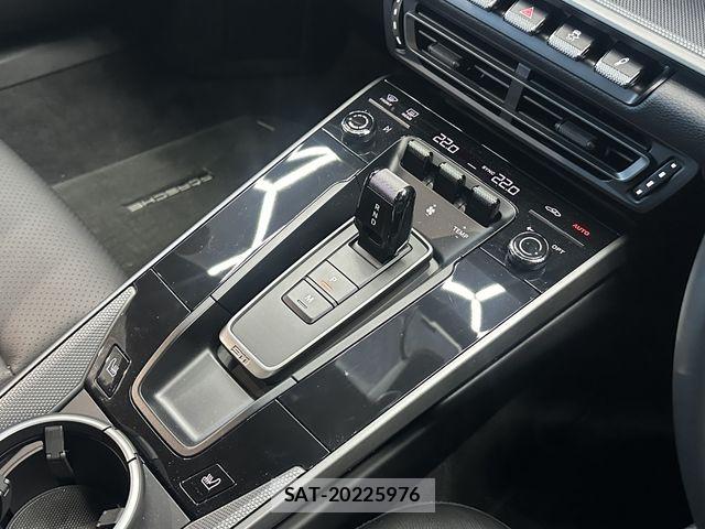 Porsche 911 2024-07 8660966-5