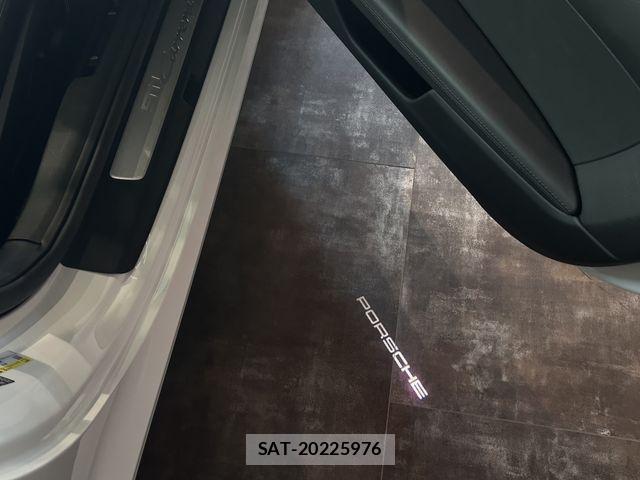 Porsche 911 2024-07 8660966-7