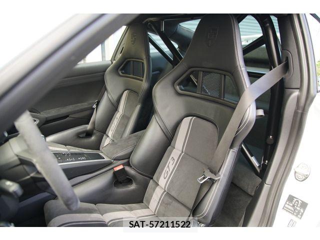 Porsche 911 2018-12 8686282-9