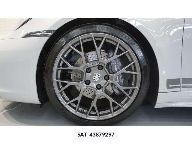Porsche 911 2023-09 8745203-18
