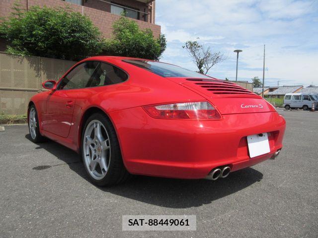 Porsche 911 2005-01 8745205-16