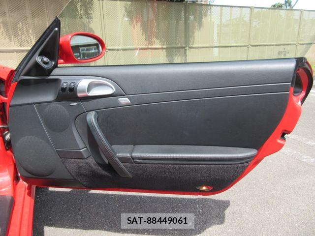 Porsche 911 2005-01 8745205-21