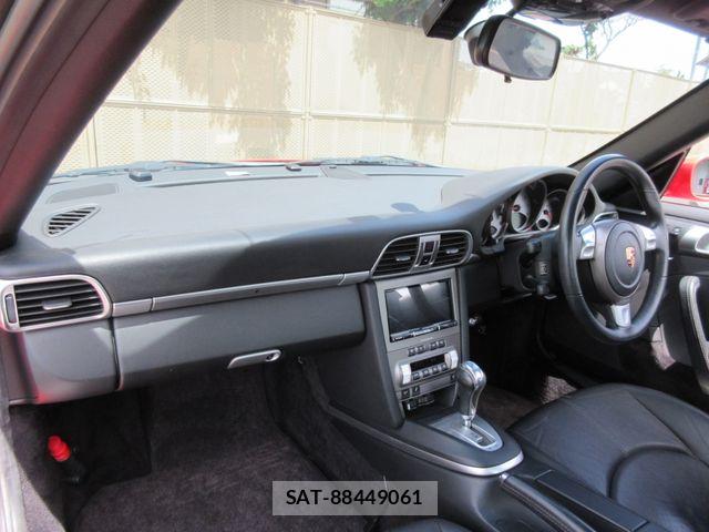 Porsche 911 2005-01 8745205-23