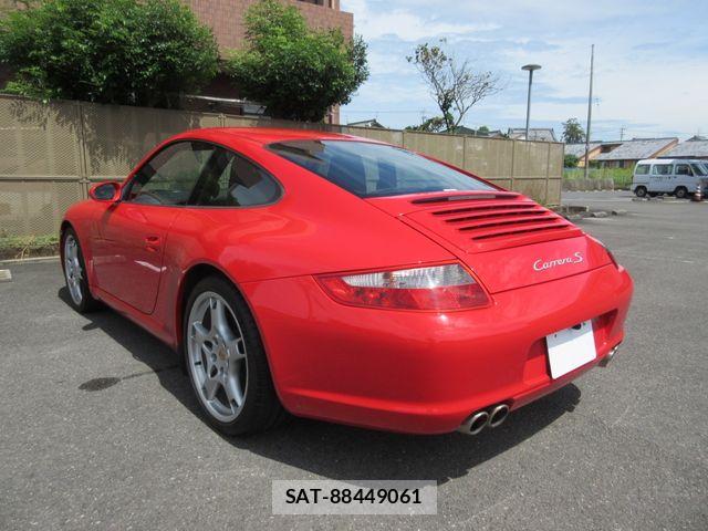 Porsche 911 2005-01 8745205-2