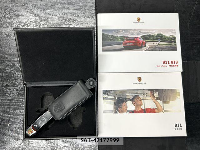 Porsche 911 2017-12 8745199-11