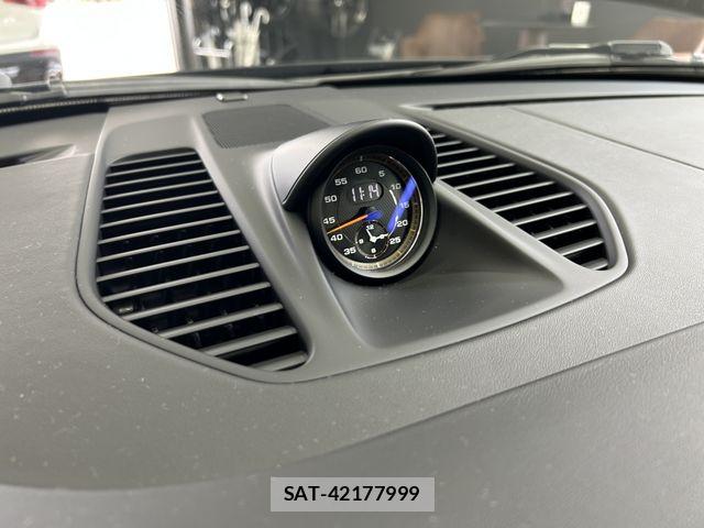 Porsche 911 2017-12 8745199-13