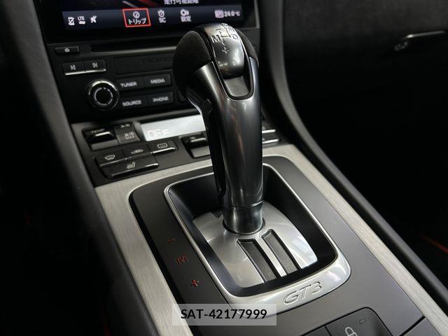 Porsche 911 2017-12 8745199-15