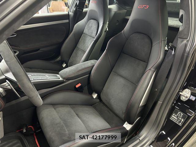 Porsche 911 2017-12 8745199-16