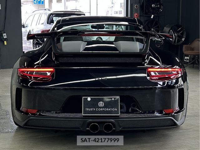 Porsche 911 2017-12 8745199-5