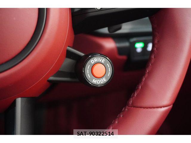 Porsche 911 2025-11 8831074-11