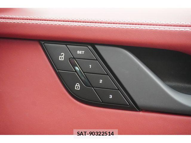 Porsche 911 2025-11 8831074-15