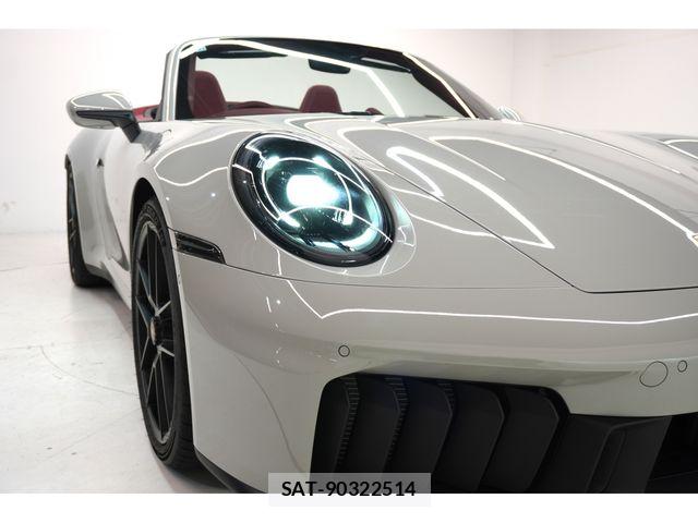 Porsche 911 2025-11 8831074-25