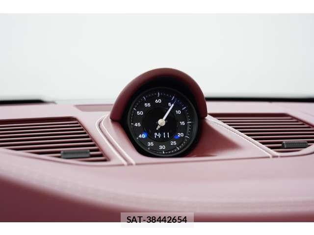 Porsche 911 2023-07 8850351-9