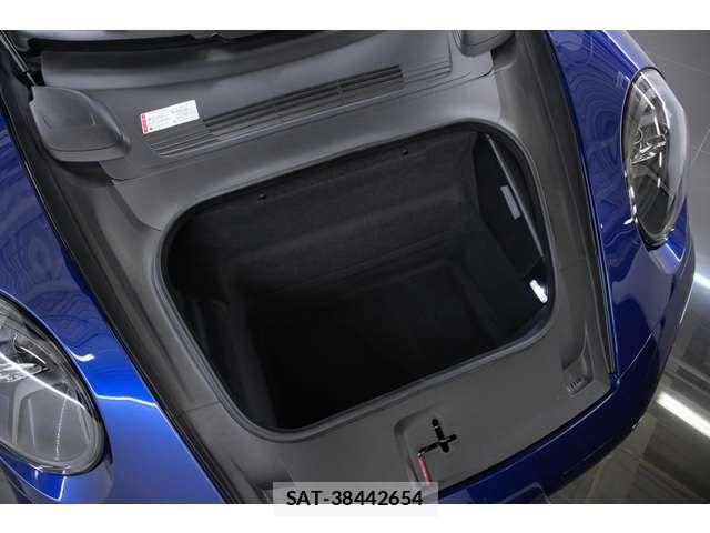 Porsche 911 2023-07 8850351-13
