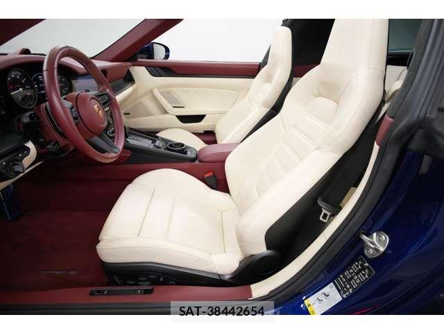 Porsche 911 2023-07 8850351-2