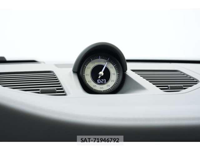Porsche 911 2024-02 8850350-11