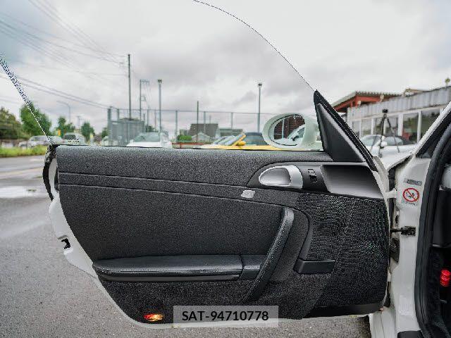 Porsche 911 2007-04 8881555-21