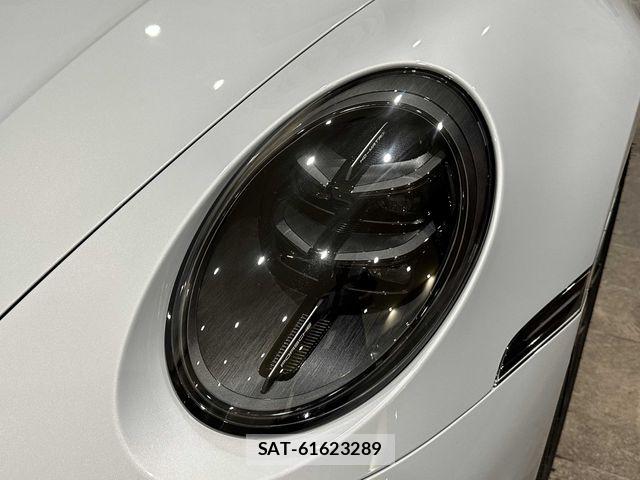 Porsche 911 2026-05 8881553-11