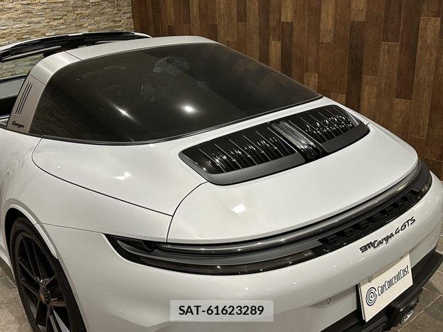Porsche 911 2026-05 8881553-12