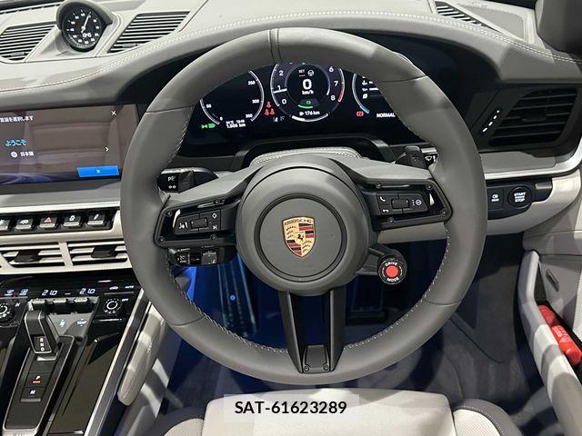 Porsche 911 2026-05 8881553-18