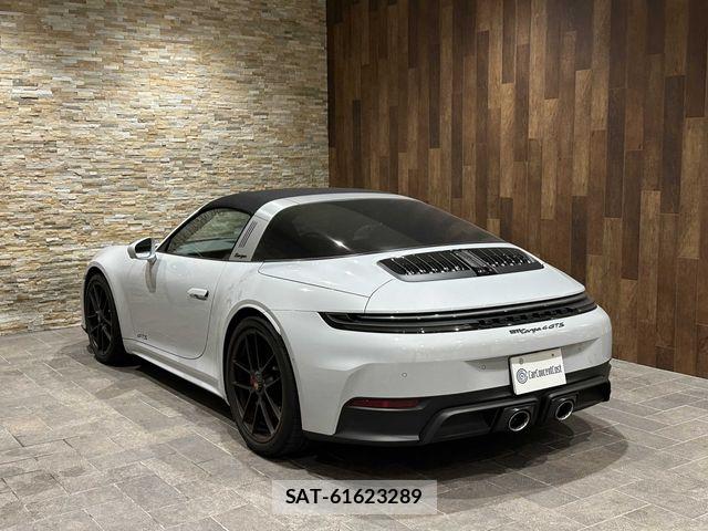 Porsche 911 2026-05 8881553-2