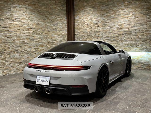 Porsche 911 2026-05 8881553-7
