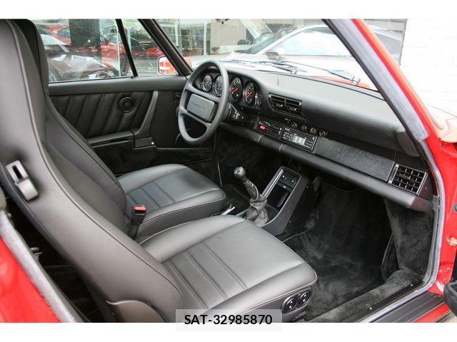 Porsche 911 2023-10 691507-8