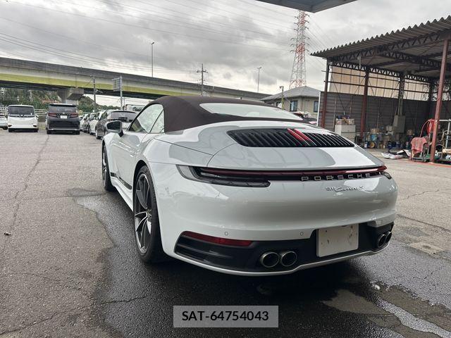 Porsche 911 2021-06 1328554-3