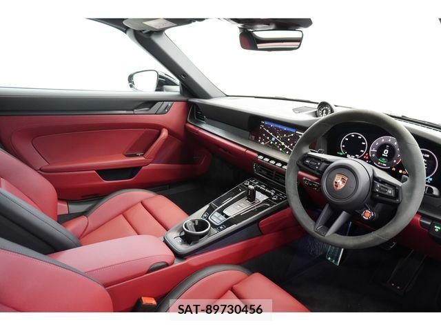 Porsche 911 2025-07 4756820-23