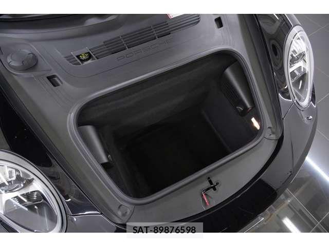 Porsche 911 2018-04 6997158-9