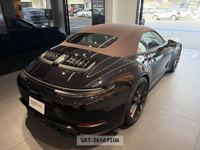 Porsche 911 2025-07 7456773-2