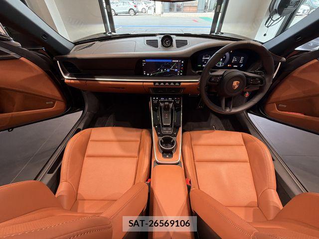 Porsche 911 2025-07 7456773-8