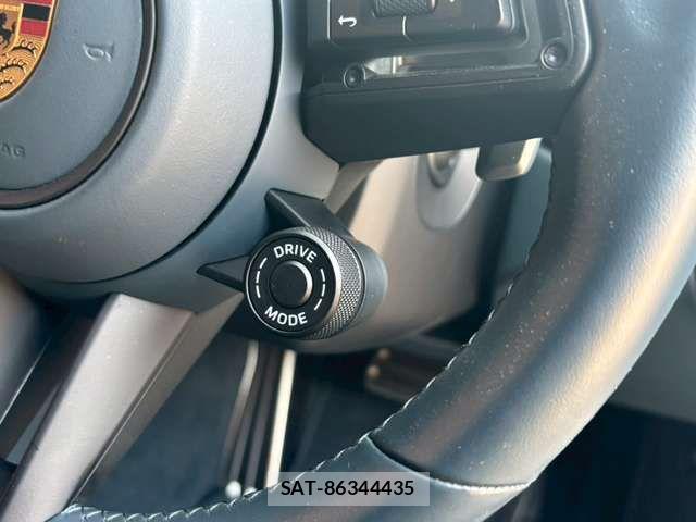 Porsche 911 2022-03 7502234-7