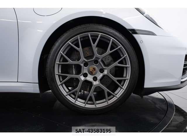 Porsche 911 2024-12 7788211-6