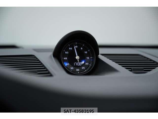 Porsche 911 2024-12 7788211-8